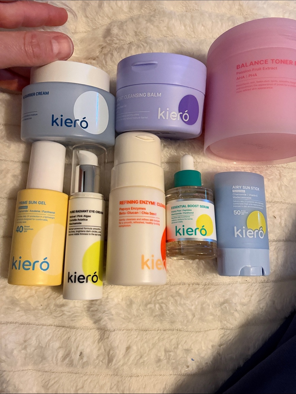 Kieró Women's Skincare Moisturizer & Essentials - Pastel Multi